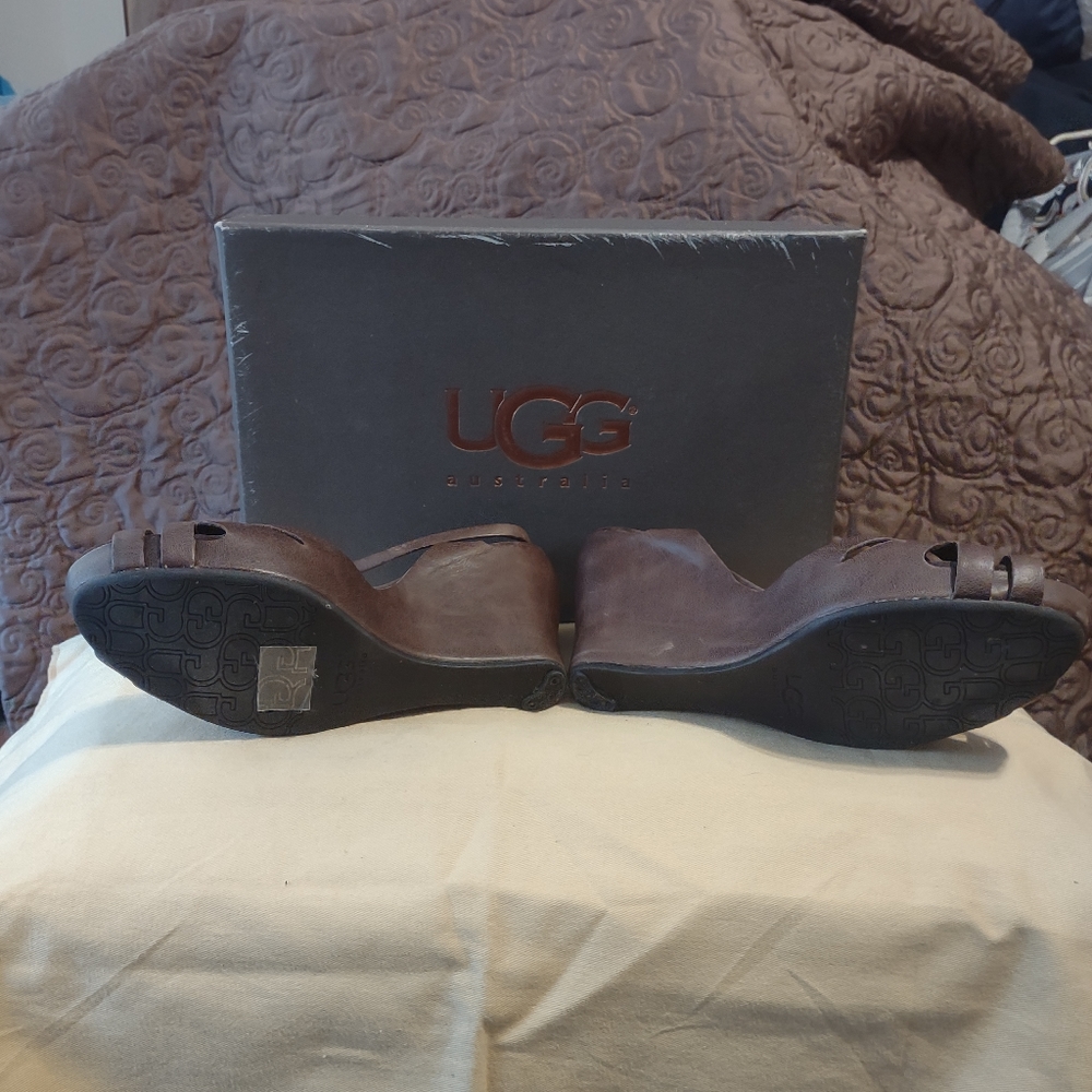 Ugg - image 4